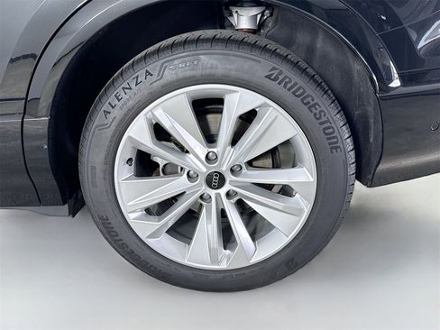 Certified 2025 Audi Q6 e-tron Premium w/ Convenience Package image 31