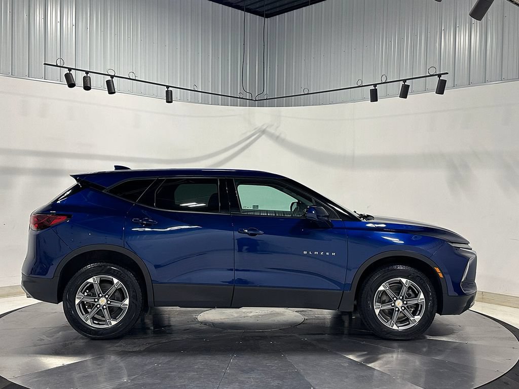 Used 2023 Chevrolet Blazer LT w/ Driver Confidence Package AWD/4WD image 10