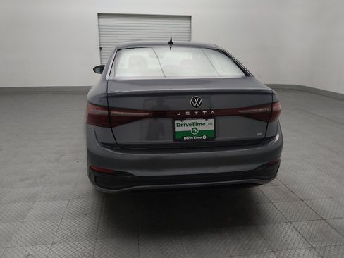 Used 2025 Volkswagen Jetta SE FWD image 6