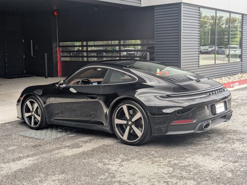 Used 2025 Porsche 911 Carrera S image 3