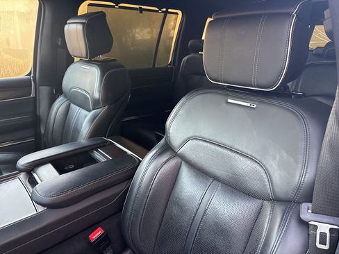 Used 2023 Jeep Grand Wagoneer Series II image 10