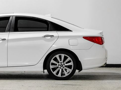 Used 2012 Hyundai Sonata SE w/ Navigation & Sunroof Pkg FWD image 11