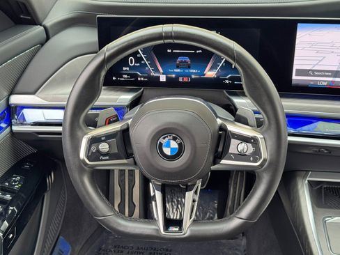 Used 2023 BMW 760i xDrive AWD/4WD image 23