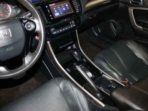 Used 2017 Honda Accord EX-L image 24
