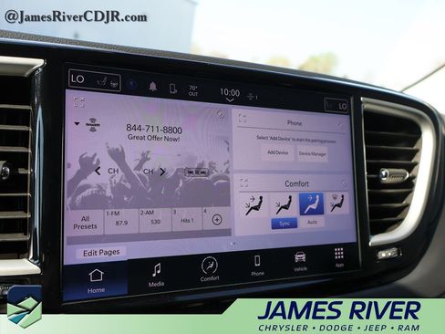 Used 2024 Chrysler Pacifica Touring-L FWD image 35