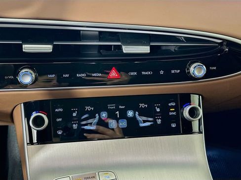 New 2026 Genesis GV70 2.5T Advanced image 14