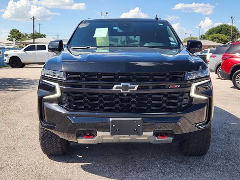 Used 2023 Chevrolet Tahoe Z71 w/ Luxury Package AWD/4WD image 2