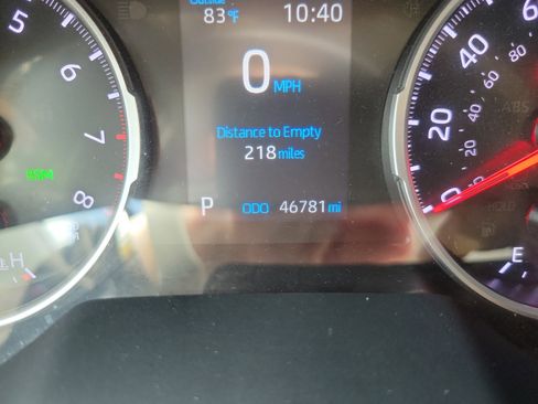 Used 2022 Toyota RAV4 XLE Premium image 25