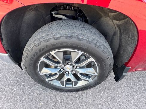 Used 2023 Chevrolet Silverado 1500 LT AWD/4WD image 33