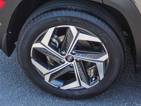 Certified 2023 Hyundai Tucson Limited AWD/4WD image 12