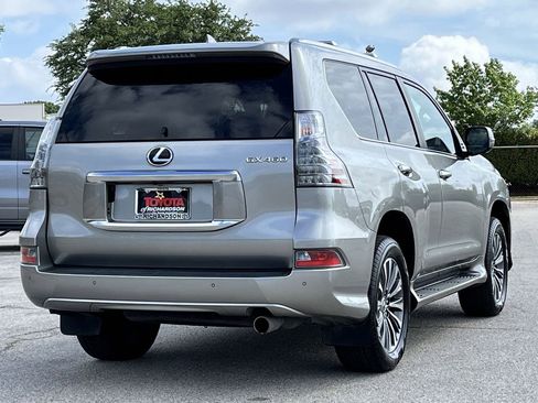 Used 2023 Lexus GX 460 Luxury w/ Accessory Package AWD/4WD image 4
