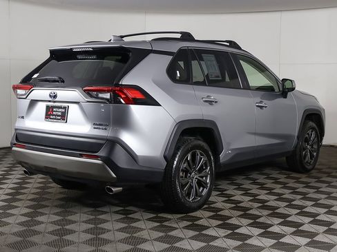 Used 2022 Toyota RAV4 Limited AWD/4WD image 11