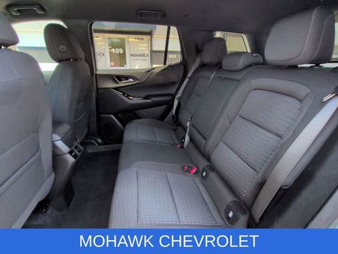 Used 2025 Chevrolet Equinox LT AWD/4WD image 25