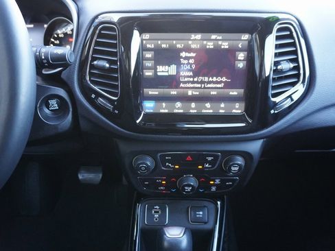 Used 2018 Jeep Compass Limited w/ Navigation Group image 13