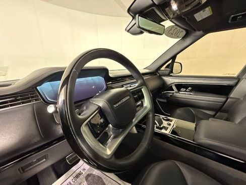 Used 2023 Land Rover Range Rover SE image 4