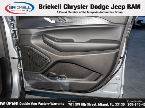 New 2025 Jeep Grand Cherokee L Laredo image 13