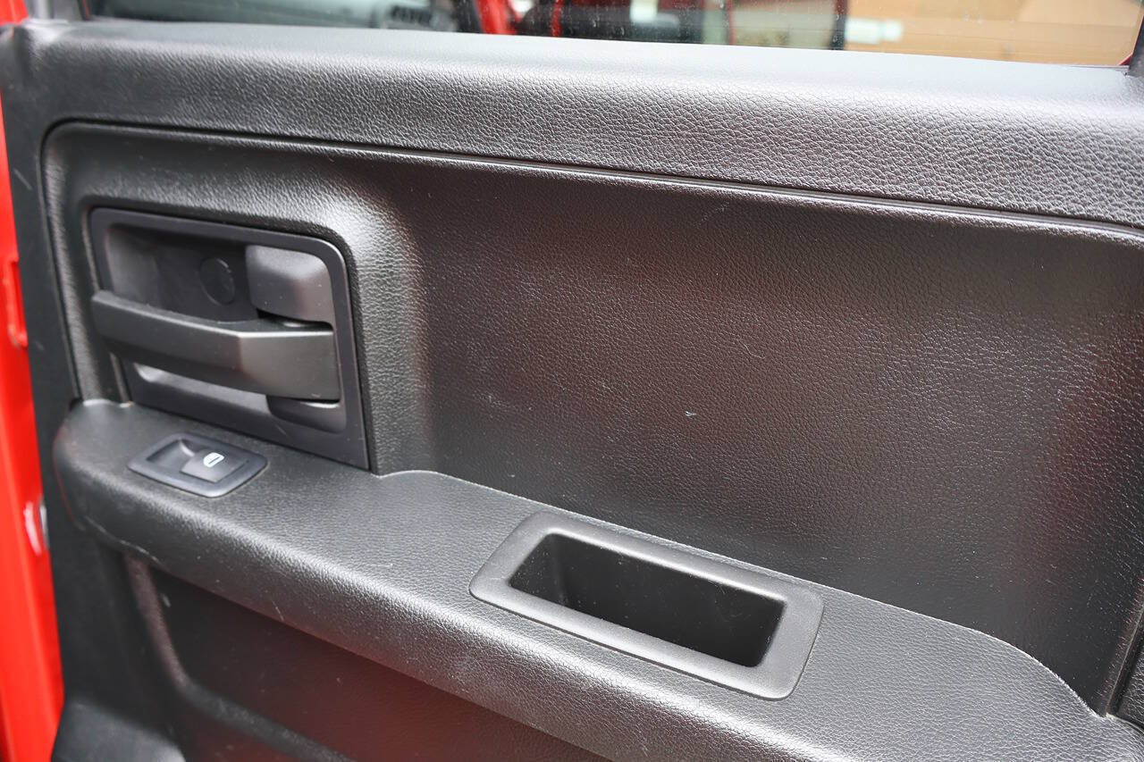 Used 2018 RAM 1500 Express AWD/4WD image 15