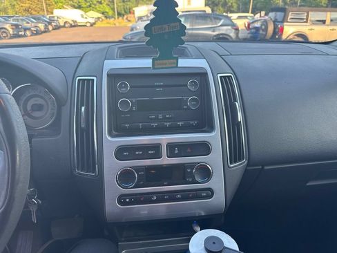 Used 2010 Ford Edge Limited FWD image 9