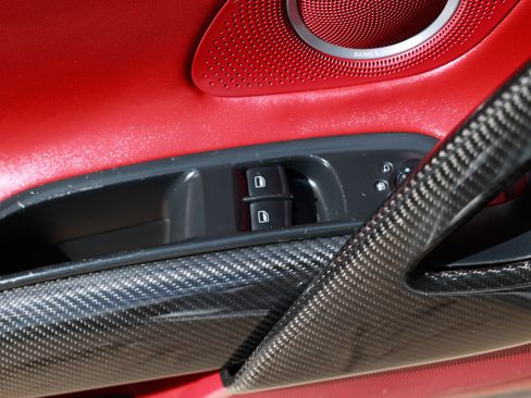 Used 2011 Audi R8 V10 image 45