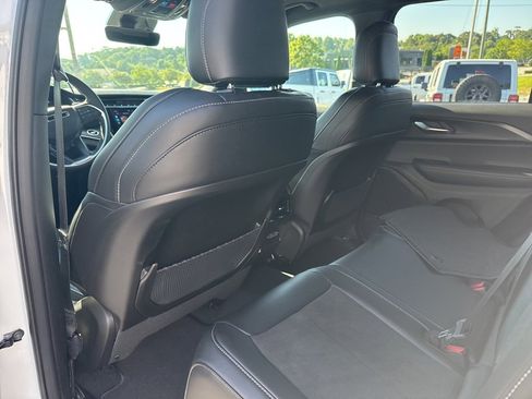 New 2025 Jeep Grand Cherokee Altitude image 21