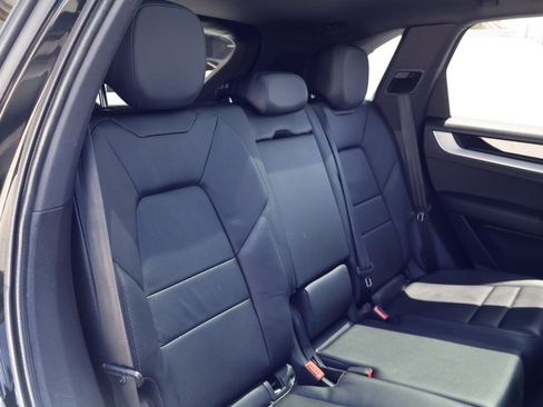 Certified 2024 Porsche Cayenne AWD/4WD image 23