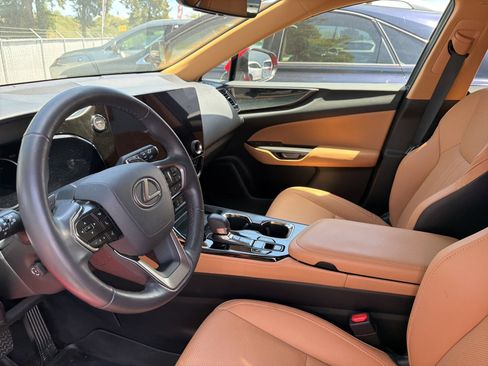 Used 2022 Lexus NX 350h AWD image 5