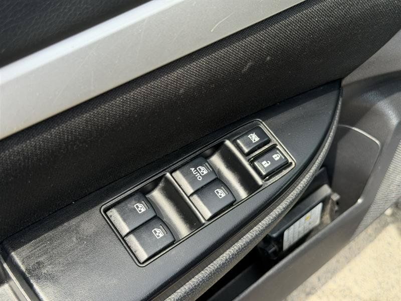 Used 2013 Subaru Outback 2.5i Premium w/ All-Weather Pkg AWD/4WD image 12