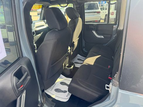 Used 2015 Jeep Wrangler Unlimited Sahara w/ Dual Top Group image 10