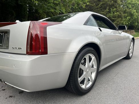 Used 2004 Cadillac XLR RWD image 68