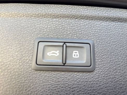 Used 2020 Audi Q5 2.0T Premium AWD/4WD image 18
