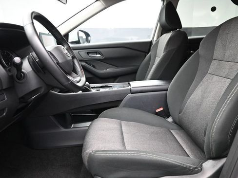 Used 2025 Nissan Rogue SV FWD image 18