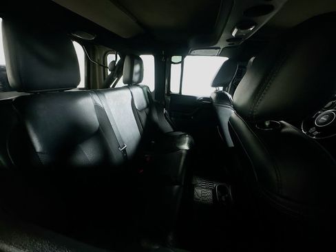 Used 2017 Jeep Wrangler Unlimited Sahara image 24