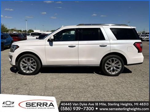 Used 2018 Ford Expedition Limited w/ Equipment Group 302A AWD/4WD image 2