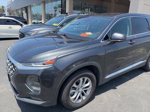Used 2020 Hyundai Santa Fe SEL FWD image 2