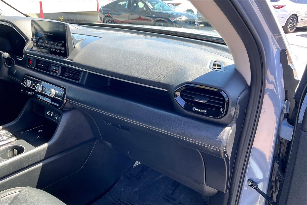 Used 2023 Honda Pilot Touring image 14