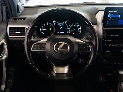 Used 2023 Lexus GX 460 Premium w/ Accessory Package AWD/4WD image 10