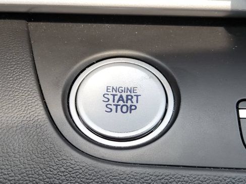 Used 2025 Hyundai Elantra Limited FWD image 22