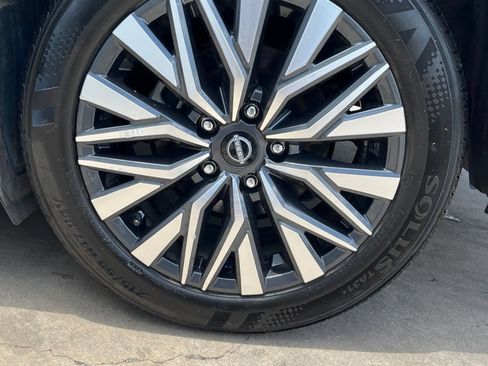 Used 2025 Nissan Altima 2.5 SV FWD image 25