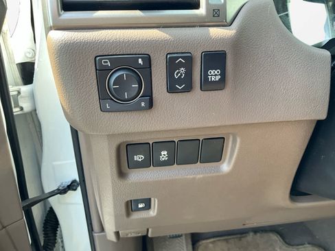 Used 2018 Lexus GX 460 Premium w/ Premium Package AWD/4WD image 21