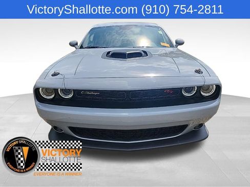 Used 2022 Dodge Challenger R/T Scat Pack w/ Shaker Package RWD image 3