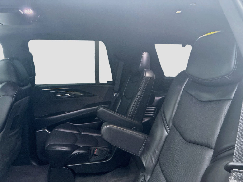Used 2020 Cadillac Escalade Platinum w/ Escalade Sport Edition AWD/4WD image 26