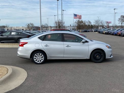 Used 2017 Nissan Sentra S image 8