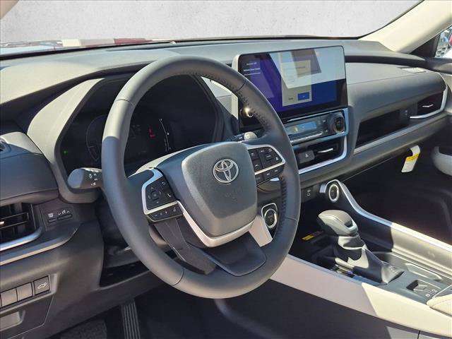 New 2026 Toyota Grand Highlander XLE FWD image 3