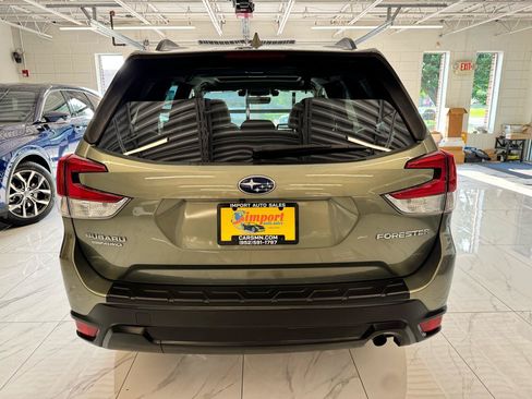 Used 2020 Subaru Forester Premium AWD/4WD image 6