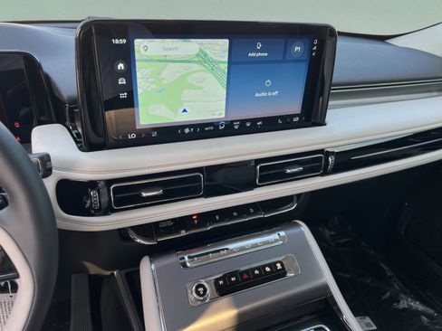 New 2026 Lincoln Aviator 2WD image 13