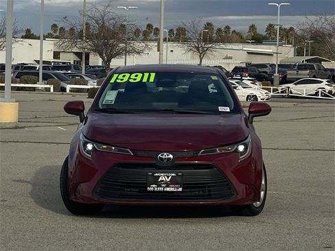 Used 2024 Toyota Corolla LE image 2