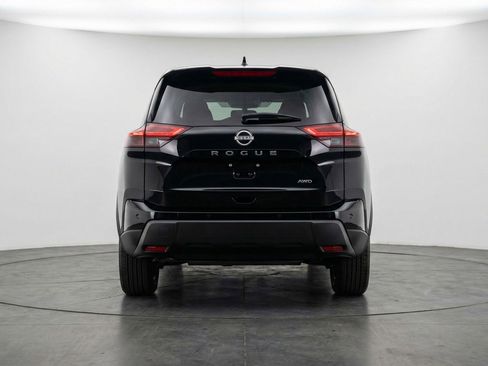 Used 2025 Nissan Rogue SV image 6