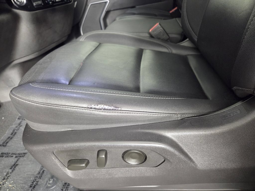 Used 2025 GMC Sierra 1500 SLT RWD image 11