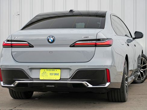 Used 2023 BMW i7 xDrive60 w/ Executive Package 2 image 5
