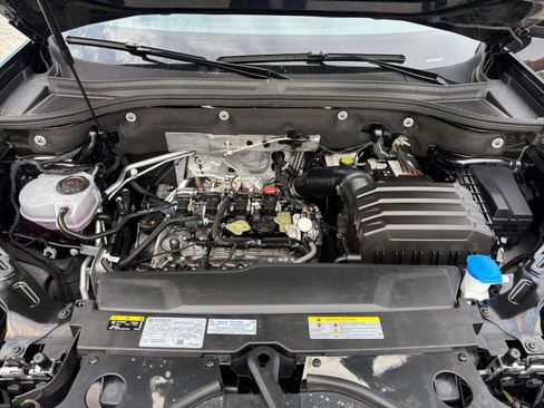 Used 2025 Volkswagen Atlas Cross Sport SE image 28